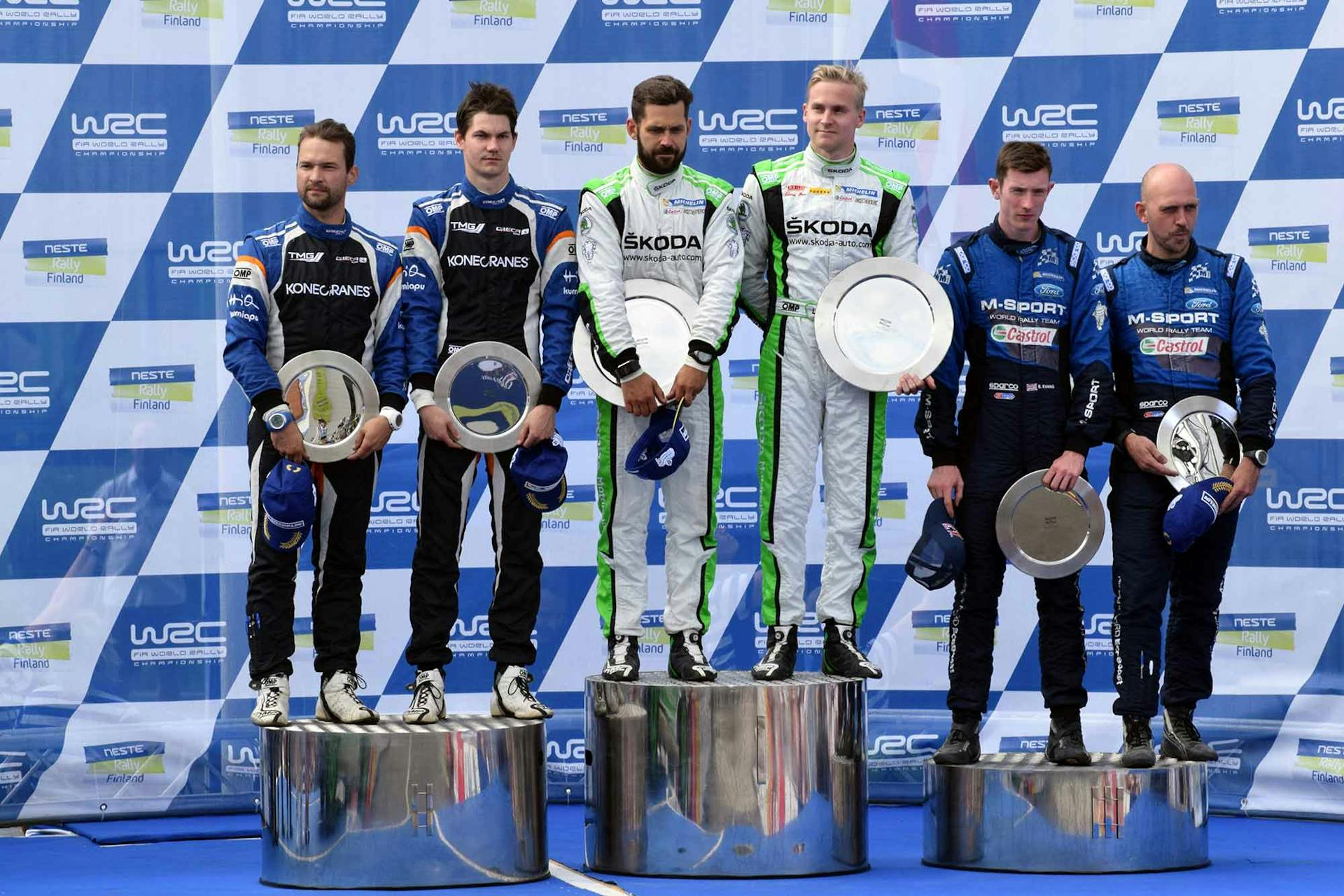 Esapekka Lappi ja Janne Ferm juhlivat toista perättäistä WRC2-luokan voittoa Jyväskylän MM-rallissa.